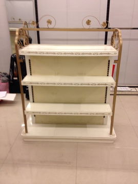 日用百货及男装店设备低价转让